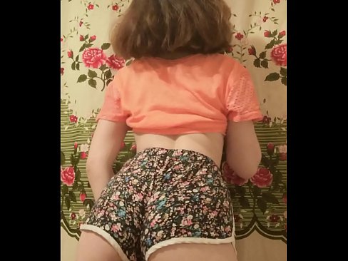 ❤️ Sexy young babe stripping off her shorts on camera Porn video at us ﹏